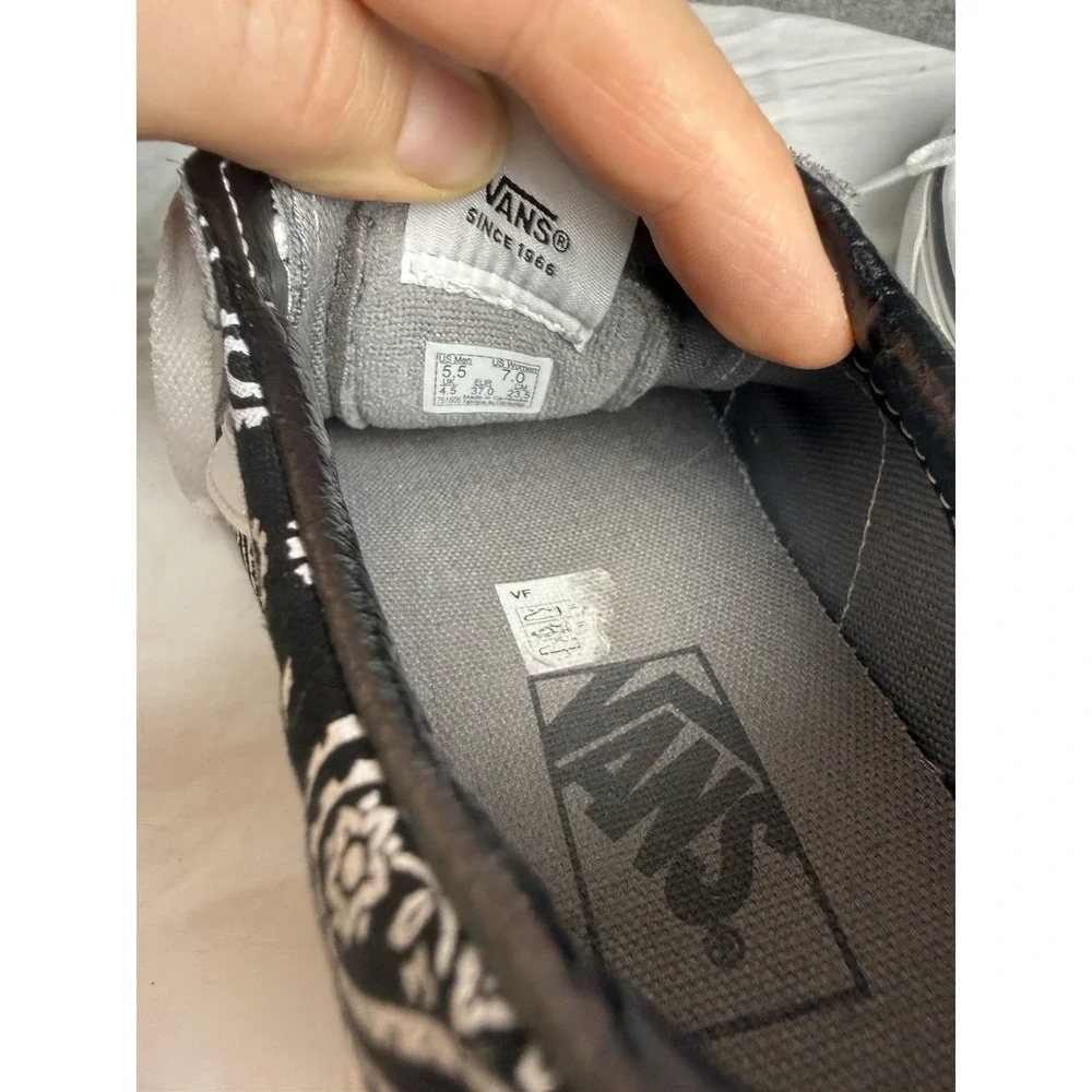 VANS Gray Black Paisely Bandana Sk8 Low Top Sneakker Skateboard Suede Shoes Sz 7